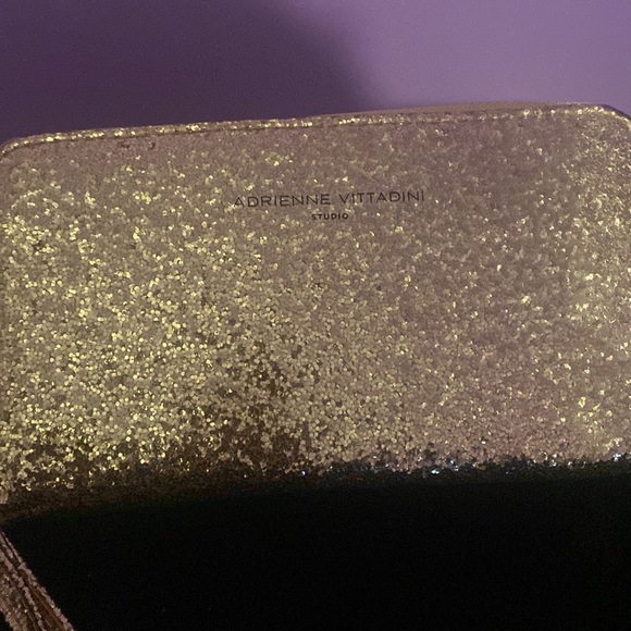 EUC Adrienne Vittadini Wallet with Mobile Power Bank - Picture 3 of 5